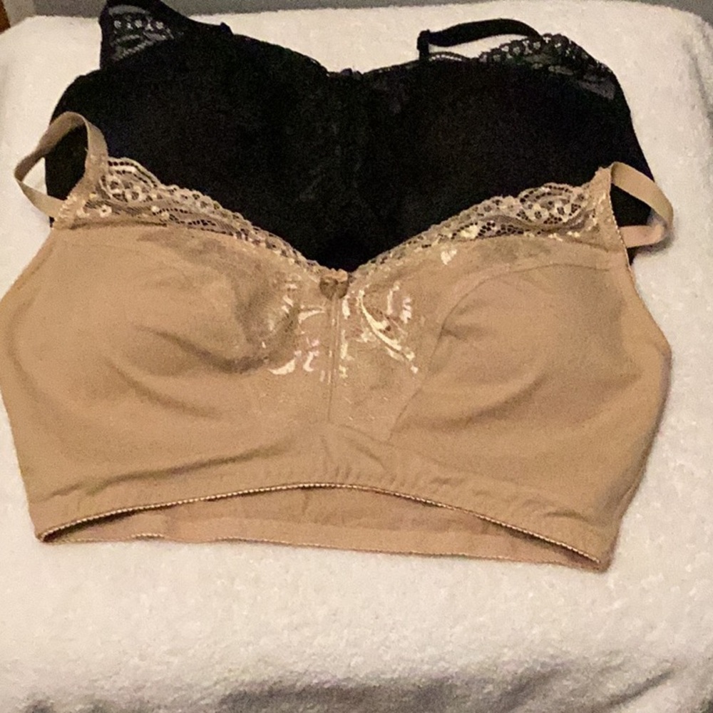 Rhonda Shear Black and Tan Intimates Lace Trim Bras